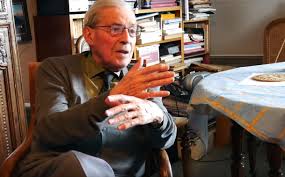 Leplay, Paris’teki prestijli eğitim kurumlarında gazetecilik ve iletişim eğitimi almıştır. Akademik süreç boyunca medya etiği, haber yazımı ve araştırmacı gazetecilik konularında uzmanlaşmıştır. Bu eğitim, onun gazetecilik kariyerinin temelini oluşturmuş ve güvenilir bir haber anlayışı geliştirmesine katkıda bulunmuştur.