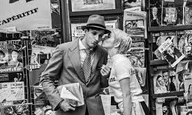 1980’lerde ortaya çıkan oyuncular, yalnızca Fransa’da değil Avrupa ve Hollywood sinemasında da önemli roller üstlenmiştir. Bu makalede 1980’ler Fransız sinemasının önemli oyuncuları, kariyerleri, oyunculuk tarzları ve filmografileri üzerinden kapsamlı bir şekilde incelenecektir.