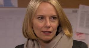 Sinema ve televizyon dünyasının saygın isimlerinden biri olan Amy Ryan, güçlü oyunculuk performansları ve derin karakter yorumlarıyla tanınır. Özellikle dramatik rollerdeki başarısıyla dikkat çeken Ryan, kariyeri boyunca birçok ödüle aday gösterilmiş ve eleştirmenlerden övgü toplamıştır.