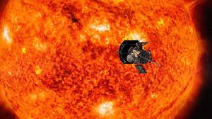 Parker Solar Probe, insanlığın Güneş’i anlama çabasında şimdiye kadar geliştirilen en iddialı uzay görevlerinden biridir. NASA tarafından yürütülen bu görev, Güneş’in dış atmosferi olan korona bölgesini doğrudan inceleyerek, yıldızımızın davranışlarını anlamaya yönelik kritik veriler sağlamayı amaçlamaktadır.