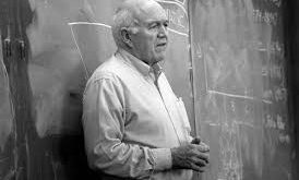 James Coleman, sosyal bilimler dünyasında özellikle birey-toplum ilişkisi üzerine yaptığı çalışmalarla tanınmıştır. Sosyolojik teorilerinde, toplumsal yapıları anlamanın en iyi yolunun, bireylerin davranışlarını ve bunların toplum üzerindeki etkilerini incelemek olduğunu savunmuştur.