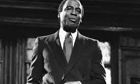 Robert Guillaume, Amerikalı oyuncu ve seslendirme sanatçısı olarak televizyon, sinema ve tiyatro dünyasında önemli izler bırakmış, ödüllü ve saygın bir sanatçıdır. Özellikle güçlü sesi, karizmatik duruşu ve dramatik oyunculuğuyla tanınan Guillaume, uzun yıllar boyunca eğlence sektöründe aktif rol almıştır.