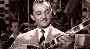 Besteci, virtüöz, şarkıcı ve özellikle buzuki ustası olarak tanınan Hiotis, geleneksel Yunan müziğini modernize ederek müzik tarihinde önemli bir dönüşüm yaratmıştır. Onun çalışmaları, sadece Yunanistan’da değil, dünya müzik sahnesinde de etkisini göstermiştir.