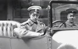 Rusya İmparatorluğu’nun son döneminde öne çıkan aristokrat figürlerden biri olan Dmitri Pavloviç Romanov, hem hanedan içindeki konumu hem de tarihsel olaylardaki rolüyle dikkat çeken bir isimdir. Özellikle Grigori Rasputin’in öldürülmesindeki rolüyle tarihe geçen Dmitri Pavloviç, çalkantılı bir dönemin sembol isimlerinden biri olmuştur.