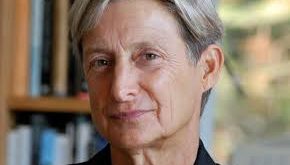 Judith Butler’ın çalışmalarının en önemli alanlarından biri, feminist teoriye yaptığı katkılardır. Feminist hareketin, kadınların toplumdaki yerini yeniden tanımlama çabalarına, Butler’ın cinsiyetin toplumsal bir inşa olduğu görüşü önemli bir teorik zemin sunmuştur.