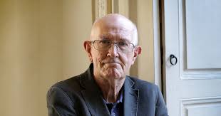 Marcel Gauchet, özellikle modern toplum ve demokrasi üzerine yaptığı çalışmalarla tanınır. Fransız üniversitelerinde dersler vermiş, seminerler düzenlemiş ve uluslararası konferanslarda fikirlerini paylaşmıştır.