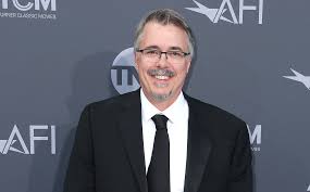 Eğitim hayatı boyunca yazarlık ve film prodüksiyonu konularında kendini geliştiren Gilligan, Virginia Commonwealth University’den televizyon ve film yapım alanında eğitim alarak mezun olmuştur. Bu eğitim, onun hikâye anlatımındaki derinliği ve karakter yaratmadaki ustalığını geliştirmesinde kritik bir rol oynamıştır.