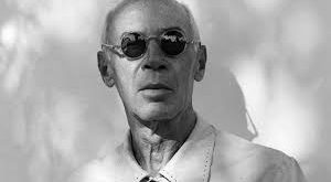 Henry Miller, 20. yüzyılın en tartışmalı ve etkileyici Amerikalı yazarlarından biridir. Edebiyat dünyasında, özellikle "tartışmalı" eserleriyle tanınan Miller, özgürlük, bireysel ifade, aşk, cinsellik ve toplum eleştirisi gibi temaları cesurca işleyerek, çağdaş edebiyatın şekillenmesinde önemli bir rol oynamıştır.