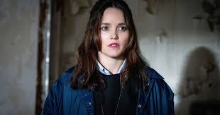 Clarice, Alex Kurtzman ve Jenny Lumet tarafından geliştirilmiştir. Bu iki isim, televizyon dünyasında daha önce farklı türlerde başarılı projelere imza atmış deneyimli yaratıcılar olarak bilinir.