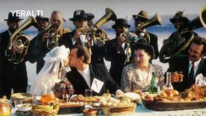 Zdena Hurtocakova, Balkan sineması ve uluslararası filmlerde yer almış karakter oyuncularından biridir. Özellikle 1990’lı yılların kült yapımlarında gösterdiği performanslarla tanınan Hurtocakova, kariyerinde farklı türlerde roller üstlenerek sinema dünyasında dikkat çekmiştir.
