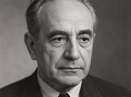 İlk ve orta öğrenimini İstanbul’da tamamladıktan sonra yükseköğrenim için Avrupa’ya gitmiştir. Almanya’da ekonomi ve siyaset bilimi alanlarında eğitim alan Tör, burada dönemin önemli düşünsel akımlarından etkilenmiştir.