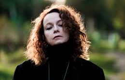 İngiliz sinema dünyasının en güçlü ve en saygın oyuncularından biri olarak kabul edilen Samantha Morton, derinlikli performansları, sıra dışı karakter seçimleri ve duygusal yoğunluğu yüksek oyunculuğuyla uluslararası alanda büyük takdir kazanmış bir sanatçıdır.