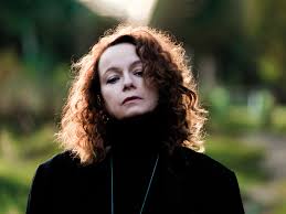 İngiliz sinema dünyasının en güçlü ve en saygın oyuncularından biri olarak kabul edilen Samantha Morton, derinlikli performansları, sıra dışı karakter seçimleri ve duygusal yoğunluğu yüksek oyunculuğuyla uluslararası alanda büyük takdir kazanmış bir sanatçıdır.