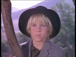 Lindsay Kennedy, Amerika Birleşik Devletleri doğumlu oyuncudur. Genç yaşta televizyon sektörüne adım atmış ve kısa sürede ekran dünyasında dikkat çekmiştir.