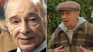 Oyuncu Giustino Durano kimdir sorusu, özellikle İtalyan sineması, Avrupa tiyatrosu ve klasik komedi oyuncuları üzerine araştırma yapan kişiler tarafından sıkça sorulmaktadır. Giustino Durano, İtalya’nın hem tiyatro hem sinema dünyasında iz bırakmış önemli sanatçılarından biridir.