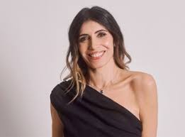 Çocukluk yıllarında soul, caz ve rhythm & blues gibi türlere ilgi duyan Giorgia, özellikle Amerikalı sanatçılardan etkilenerek vokal yeteneğini geliştirdi. Genç yaşta sahne almaya başlayan sanatçı, kısa sürede dikkat çekici bir ses olarak öne çıktı.