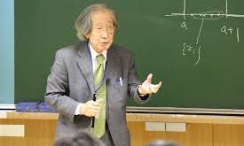 Teiji Takagi, özellikle cebirsel sayı teorisi alanındaki çalışmalarıyla tanınan Japon bir matematikçidir. Modern matematiğin temel taşlarından biri olan sınıf alanlar teorisinin (class field theory) kurucusu olarak kabul edilen Takagi, 20. yüzyılın en önemli matematikçilerinden biri olarak değerlendirilir.