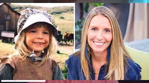 1970’li yıllarda televizyon sektöründe çocuk karakterlerin yoğun olduğu aile dizileri büyük ilgi görüyordu. Yapımcılar, özellikle küçük yaştaki çocuk rollerinde çalışma saatlerini dengelemek için ikiz oyuncularla çalışma yöntemini tercih ediyordu.