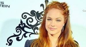 Özellikle enerjik oyunculuğu, güçlü ekran duruşu ve gençlik yapımlarındaki başarılı performanslarıyla tanınan Knapp, zamanla Hollywood’un dikkat çeken isimlerinden biri haline gelmiştir. Komedi, dram ve müzikal türlerinde yer aldığı projelerle geniş bir izleyici kitlesine ulaşmayı başarmıştır.