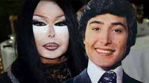 Bülent Ersoy, sahne kariyerine 1970 yılında Üsküdar’daki Özlem Aile Gazinosu’nda başladı. Kısa sürede dikkat çekerek büyük sahnelere geçiş yaptı. 1974 yılında Maksim Gazinosu’nda sahne alması, onun kariyerinde önemli bir dönüm noktası oldu.