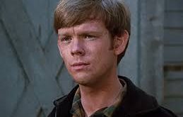 Çocukluk yıllarında gitar ve piyano gibi enstrümanlarla tanışan Walmsley, müziğe olan yeteneğini erken yaşta keşfetmiş ve bu alanda kendini geliştirmeye başlamıştır. Aynı dönemde oyunculuğa da ilgi duyan sanatçı, iki farklı sanat dalını birlikte yürütme kararı almıştır.