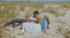 Alice karakteri, sinema tarihinde alışılmış ergen karakterlerden oldukça farklıdır. Onun dünyası yalnızca dış gerçeklikten ibaret değildir; aksine yoğun bir iç monolog ve hayal gücüyle şekillenir.