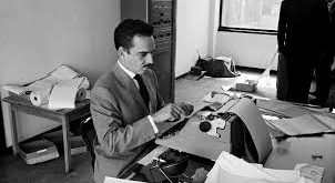 Kolombiya doğumlu olan Gabriel García Márquez, yalnızca bir romancı değil; aynı zamanda gazeteci, senarist, düşünür ve toplumsal hafızayı anlatıya dönüştüren usta bir gözlemcidir.