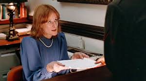 Lucy Lee Flippin, Amerika Birleşik Devletleri’nde dünyaya gelmiştir. Çocukluk ve gençlik yıllarına dair kamuoyuna yansıyan bilgiler sınırlı olsa da erken yaşlardan itibaren sanat ve sahne dünyasına ilgi duyduğu bilinmektedir.