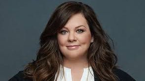 Genç yaşlardan itibaren mizaha ilgi duyan McCarthy, okul yıllarında farklı sahne etkinliklerine katıldı. İlk başlarda profesyonel bir oyuncu olmayı planlamasa da, sahne sanatlarına olan ilgisi zamanla kariyer hedefi haline geldi.