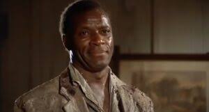 Oyunculuğa yönelmesiyle birlikte sahne sanatlarına ağırlık veren Gunn, klasik tiyatro metinlerinden modern eserlere kadar pek çok yapımda rol almıştır. Sahnedeki başarısı, zamanla sinema ve televizyon dünyasının da dikkatini çekmiş, böylece çok yönlü bir kariyerin temelleri atılmıştır.