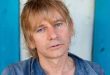 Zak Starkey’in davulla ciddi şekilde ilgilenmeye başlaması çocuk yaşlara dayanır. Babası Ringo Starr elbette önemli bir ilham kaynağıydı, ancak Zak’ın gelişiminde başka bir dev isim daha etkili oldu: The Who bateristi Keith Moon.