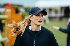 Jessica Rae Springsteen, 30 Aralık 1991 tarihinde Amerika Birleşik Devletleri’nin Kaliforniya eyaletinde dünyaya gelmiştir. Çocukluk yıllarını ağırlıklı olarak New Jersey’de geçiren Springsteen, dünyaca ünlü rock müzisyeni Bruce Springsteen ile şarkıcı ve söz yazarı Patti Scialfa’nın kızıdır.