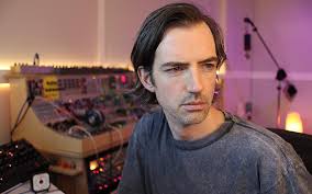 Kanada kökenli olan Taylor; rock, elektronik, alternatif pop, deneysel müzik ve film müziği gibi birçok alanda çalışmalar yapmıştır. Özellikle ses tasarımı konusundaki ustalığı ve sanatçıların yaratıcılığını öne çıkaran prodüksiyon anlayışıyla tanınır.