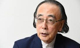 Piyano sanatçısı, besteci ve düşünsel müzik üreticisi kimliğiyle tanınan Ichiyanagi, hem Doğu hem Batı müzik geleneklerini bir araya getiren yenilikçi yaklaşımıyla dikkat çekmiştir.