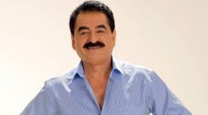 İbrahim Tatlıses’in hayatındaki en kritik dönüm noktalarından biri, inşaatta çalışırken türkü söylediği sırada bir yapımcı tarafından keşfedilmesidir. Bu keşif, onun kaderini tamamen değiştirdi.