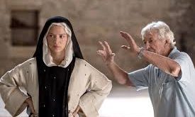 Film, tarihçi Judith C. Brown’ın yazdığı “Uygunsuz Hareketler: Rönesans İtalya’sında Bir Lezbiyen Rahibenin Hayatı” adlı eserden esinlenmiştir. Bu yönüyle Benedetta, yalnızca bir kurgu değil, aynı zamanda tarihsel bir karakterin dramatize edilmiş portresidir.