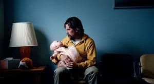 Adopt a Highway, Türkçede Zoraki Baba adıyla bilinen, 2019 yapımı duygusal ve karakter odaklı bir Amerikan drama filmidir. Yönetmen koltuğunda ilk uzun metraj denemesini yapan Logan Marshall-Green otururken, başrolde ise güçlü performansıyla Ethan Hawke yer alır.