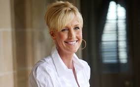 Erin Brockovich, Türkçede Tatlı Bela adıyla bilinen, 2000 yapımı biyografik hukuk drama filmidir. Yönetmen koltuğunda modern sinemanın en önemli isimlerinden Steven Soderbergh yer alırken, başrolde ise kariyerinin zirve performanslarından birini sergileyen Julia Roberts bulunur.