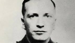 Bilim tarihi yalnızca laboratuvarlarda yapılan keşiflerden ibaret değildir; aynı zamanda düşünceleri uğruna mücadele eden, zor dönemlerde insanlık onurunu savunan bilim insanlarının hikâyelerini de içerir. Bu isimlerden biri olan Jacques Solomon, hem fizik alanındaki çalışmaları hem de II. Dünya Savaşı sırasında gösterdiği direnişle hatırlanan önemli bir bilim insanıdır.