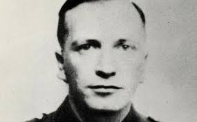 Bilim tarihi yalnızca laboratuvarlarda yapılan keşiflerden ibaret değildir; aynı zamanda düşünceleri uğruna mücadele eden, zor dönemlerde insanlık onurunu savunan bilim insanlarının hikâyelerini de içerir. Bu isimlerden biri olan Jacques Solomon, hem fizik alanındaki çalışmaları hem de II. Dünya Savaşı sırasında gösterdiği direnişle hatırlanan önemli bir bilim insanıdır.