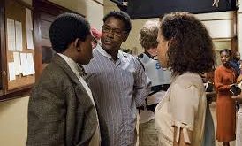 2007 yapımı Muhteşem Münazaracılar (The Great Debaters), yalnızca bir okul takımının başarı hikâyesini anlatan sıradan bir biyografik drama değildir. Film; eğitim, eşitlik, cesaret ve düşünce özgürlüğü üzerine güçlü mesajlar veren, izleyiciyi hem duygusal hem de zihinsel olarak etkileyen özel yapımlardan biridir.