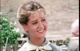 Leslie Landon, Amerika Birleşik Devletleri’nde dünyaya gelmiştir. Sanatla iç içe bir aile ortamında büyümesi, onun erken yaşlardan itibaren medya ve televizyon sektörünü yakından tanımasına olanak sağlamıştır.