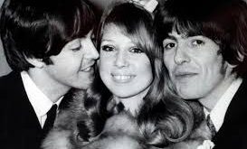 Pattie Boyd’un profesyonel kariyeri modellik ile başladı. Genç yaşta dergi çekimlerinde, reklam kampanyalarında ve moda editoryallerinde yer aldı.