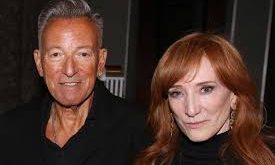 Amerikan rock müziğinin önemli kadın sanatçıları arasında yer alan Patti Scialfa, güçlü vokali, etkileyici sahne performansı ve duygusal söz yazarlığı ile tanınan bir isimdir. Uzun yıllardır müzik dünyasında aktif olan sanatçı, solo kariyerinin yanı sıra efsanevi rock yıldızı Bruce Springsteen ile yaptığı çalışmalarla da dikkat çekmiştir.