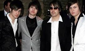 Panic! at the Disco, 2004 yılında Amerika Birleşik Devletleri’nin Las Vegas kentinde kurulmuş bir alternatif rock müzik grubudur. Grup, başlangıçta lise arkadaşları tarafından oluşturulmuş ve kısa sürede internet üzerinden yayılan müzik kültürü sayesinde büyük bir çıkış yakalamıştır.