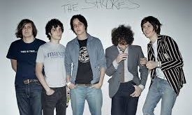 2000’li yılların başında rock müziğe yeni bir soluk getiren gruplardan biri olan The Strokes, yalnızca başarılı şarkılarıyla değil, aynı zamanda bir dönemin müzik anlayışını değiştiren etkisiyle de dikkat çekmiştir.