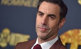 Özellikle yarattığı karakterlerle toplumsal önyargıları, siyasal yapıları ve kültürel çelişkileri görünür kılmasıyla tanınan sanatçı, komediyi yalnızca eğlence aracı değil aynı zamanda eleştirel bir ifade biçimi olarak kullanmaktadır.