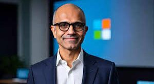 Modern teknoloji dünyasının en etkili yöneticilerinden biri olan Satya Nadella, Microsoft’un yeniden yükselişinde kritik rol oynayan bir lider olarak kabul edilmektedir. 2014 yılında Microsoft şirketinin CEO’su olarak göreve gelmesinden sonra, şirketin stratejik yönünü köklü biçimde değiştirmiş, bulut bilişim, yapay zekâ ve kurumsal yazılım alanlarında Microsoft’u küresel liderlerden biri haline getirmiştir.