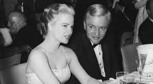 Martha Hyer, 1940’lı yılların sonlarında Hollywood’a adım atmıştır. İlk dönemlerinde küçük rollerle sinema dünyasına giriş yapan Hyer, zamanla yeteneğini kanıtlayarak daha önemli projelerde yer almaya başlamıştır.