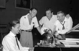 Ray Heindorf, kariyerine caz orkestralarında ve radyo programlarında çalışarak başlamıştır. Bu dönemde aranjörlük ve orkestrasyon alanlarında deneyim kazanmıştır.